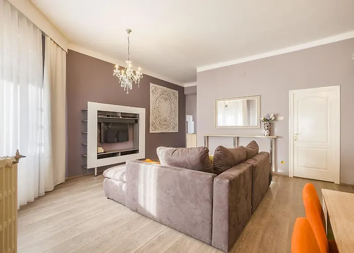 Two Couples * Budapesta